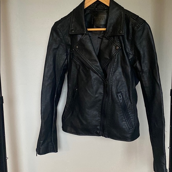 Black jacket - Picture 1 of 2
